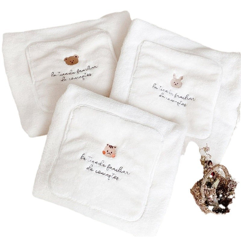 Embroidered Bear Baby Carrier Blanket, Windproof Stroller Warm Blanket, Portable Cover, Suitable for All Seasons