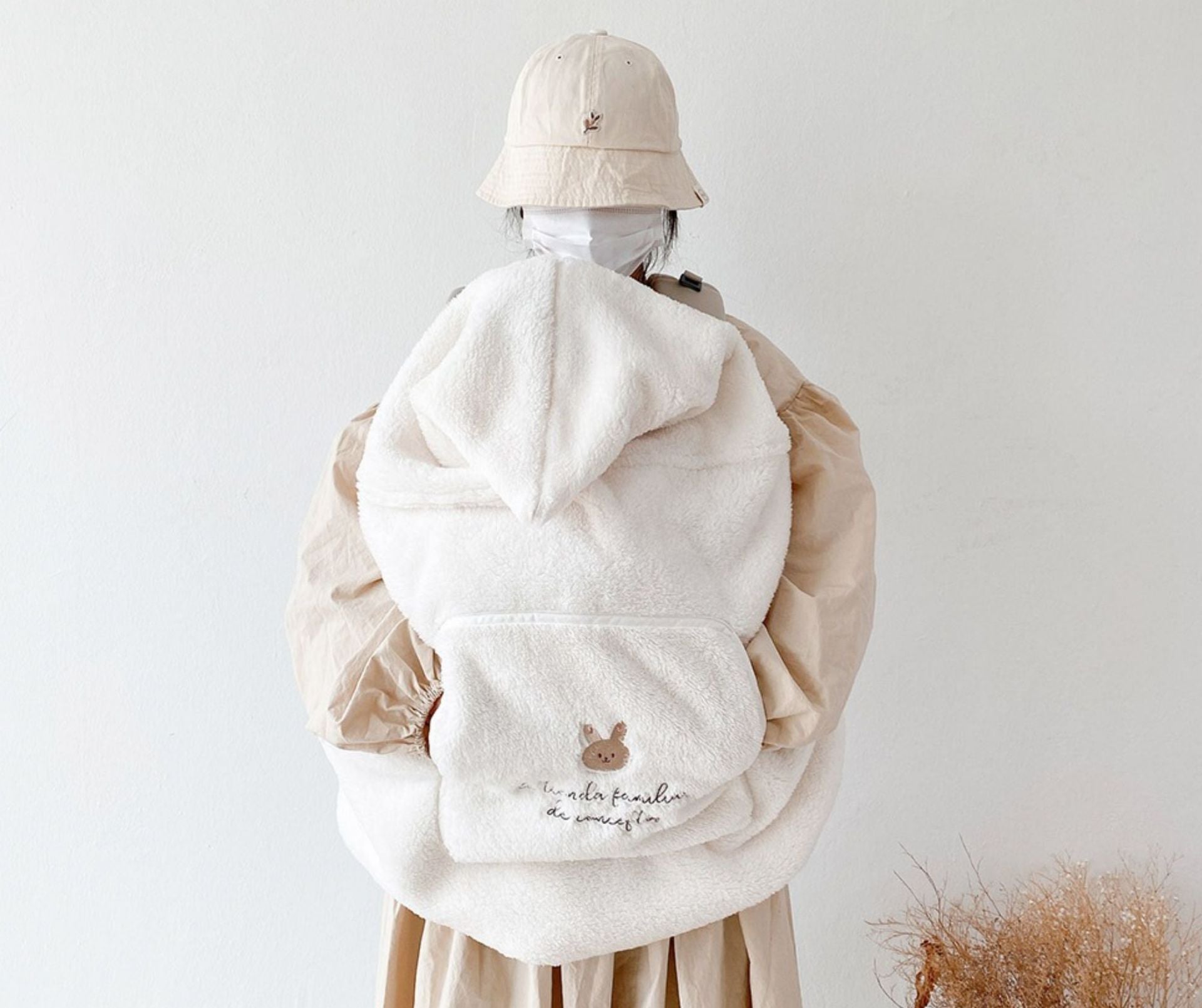 Embroidered Bear Baby Carrier Blanket, Windproof Stroller Warm Blanket, Portable Cover, Suitable for All Seasons