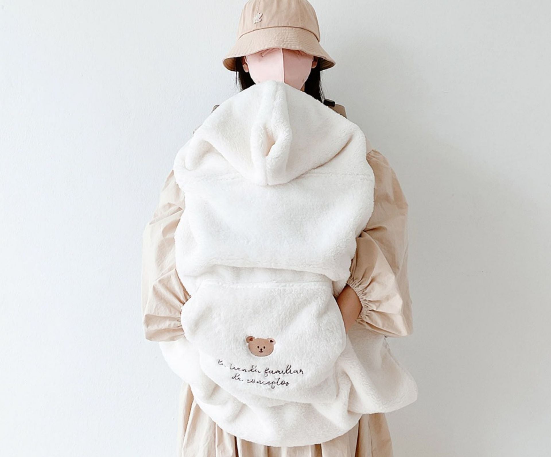 Embroidered Bear Baby Carrier Blanket, Windproof Stroller Warm Blanket, Portable Cover, Suitable for All Seasons