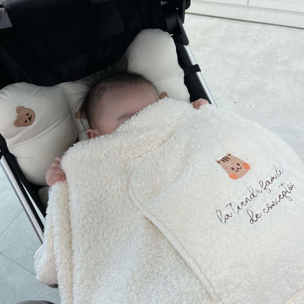 Embroidered Bear Baby Carrier Blanket, Windproof Stroller Warm Blanket, Portable Cover, Suitable for All Seasons